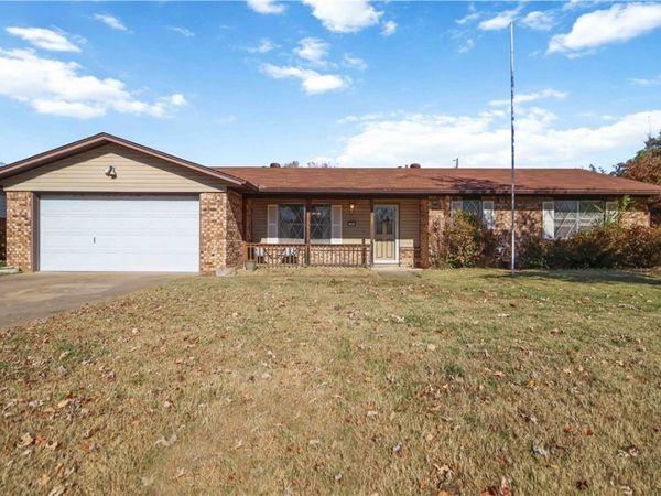 1303 W Banz Road, Rogers, AR 72758