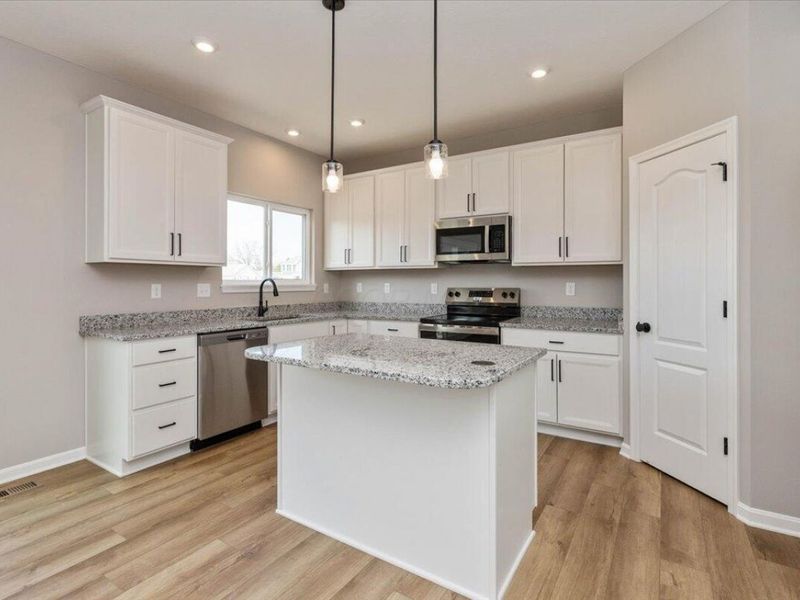 1096 Greenfield Drive, Marysville, OH 43040 Photo 5