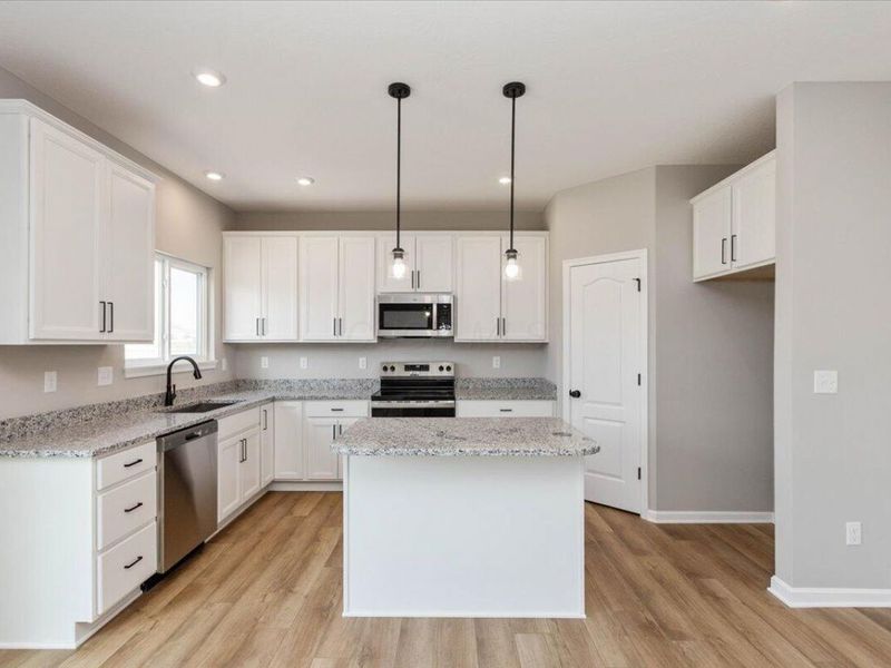 1096 Greenfield Drive, Marysville, OH 43040 Photo 6