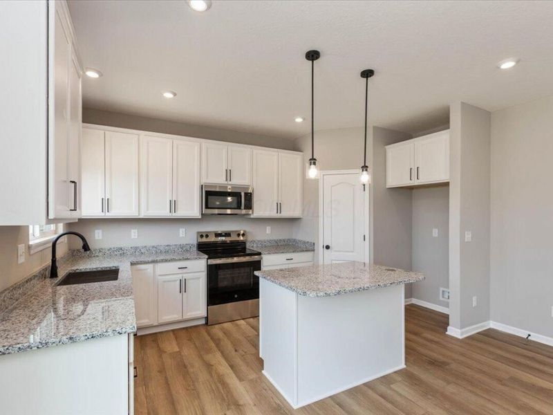 1096 Greenfield Drive, Marysville, OH 43040 Photo 7