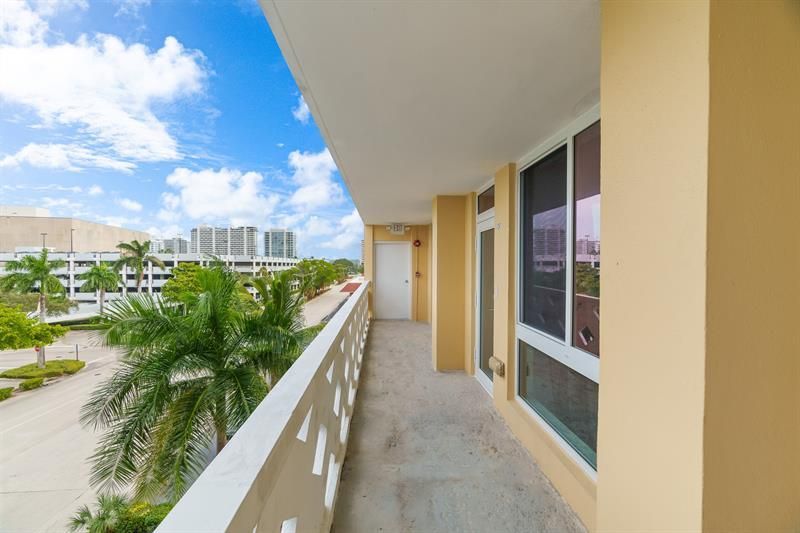 2400 NE 9th Street, Unit 501, Fort Lauderdale, FL 33304 Photo