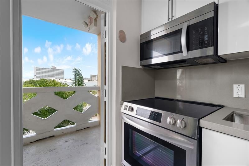 2400 NE 9th Street, Unit 501, Fort Lauderdale, FL 33304 Photo