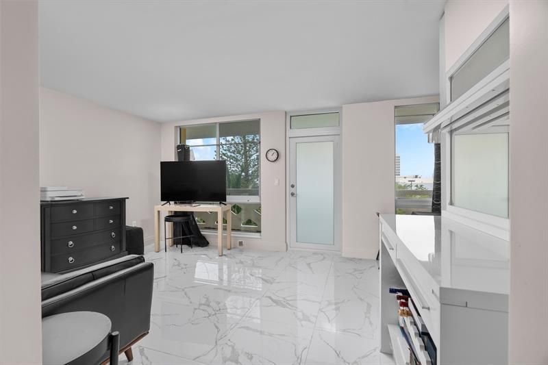 2400 NE 9th Street, Unit 501, Fort Lauderdale, FL 33304 Photo