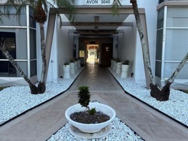 3040 NE 16th Ave, Unit A210, Oakland Park, FL 33334