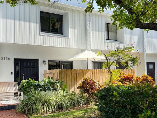 2136 NE 44th Street, Unit 4, Lighthouse Point, FL 33064
