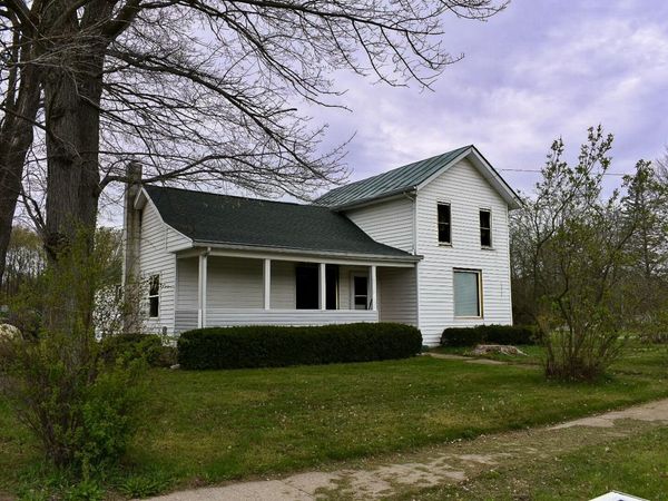 325 E Leroy Street, Burlington, MI 49029