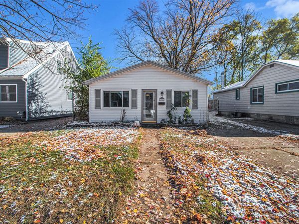 27042 Brettonwoods Street, Madison Heights, MI 48071