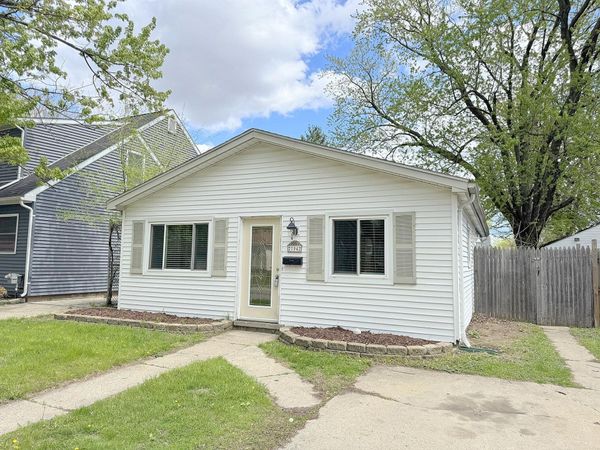 27042 Brettonwoods Street, Madison Heights, MI 48071