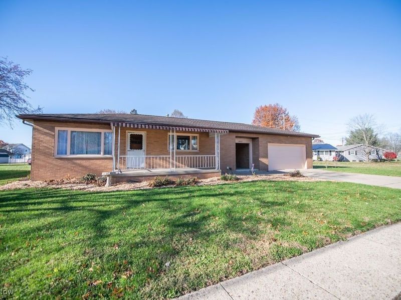 642 Jordan Drive NW, New Philadelphia, OH 44663 Photo 1