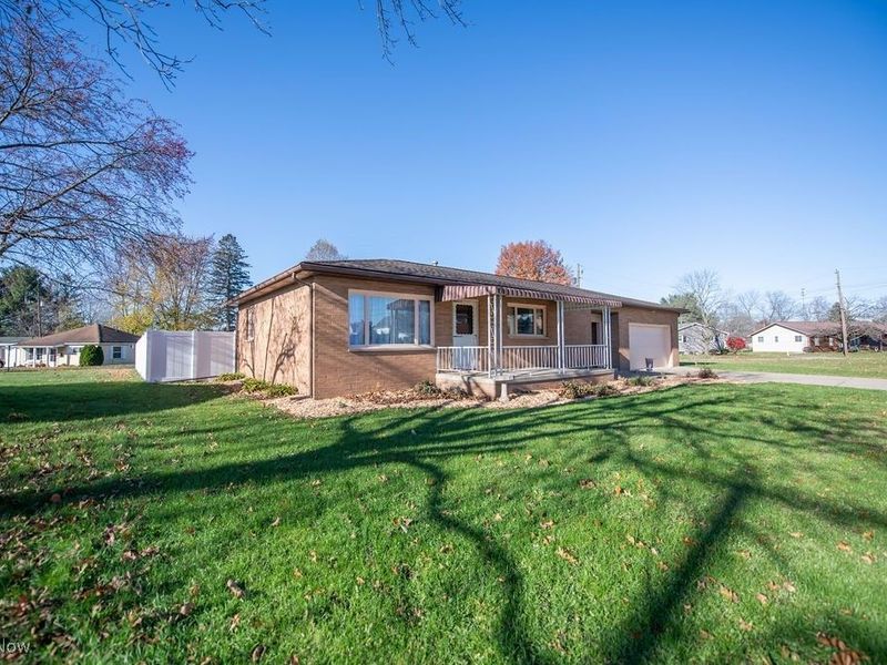 642 Jordan Drive NW, New Philadelphia, OH 44663 Photo 3