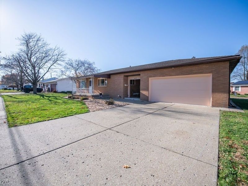 642 Jordan Drive NW, New Philadelphia, OH 44663 Photo 4