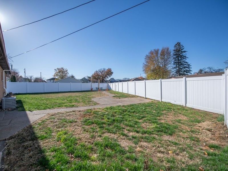 642 Jordan Drive NW, New Philadelphia, OH 44663 Photo 7