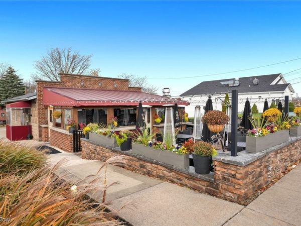 36816 Detroit Road, Avon, OH 44011