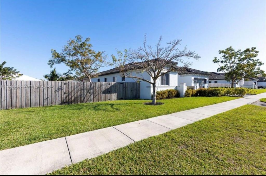 9341 SW 174th St, Palmetto Bay, FL 33157 Photo