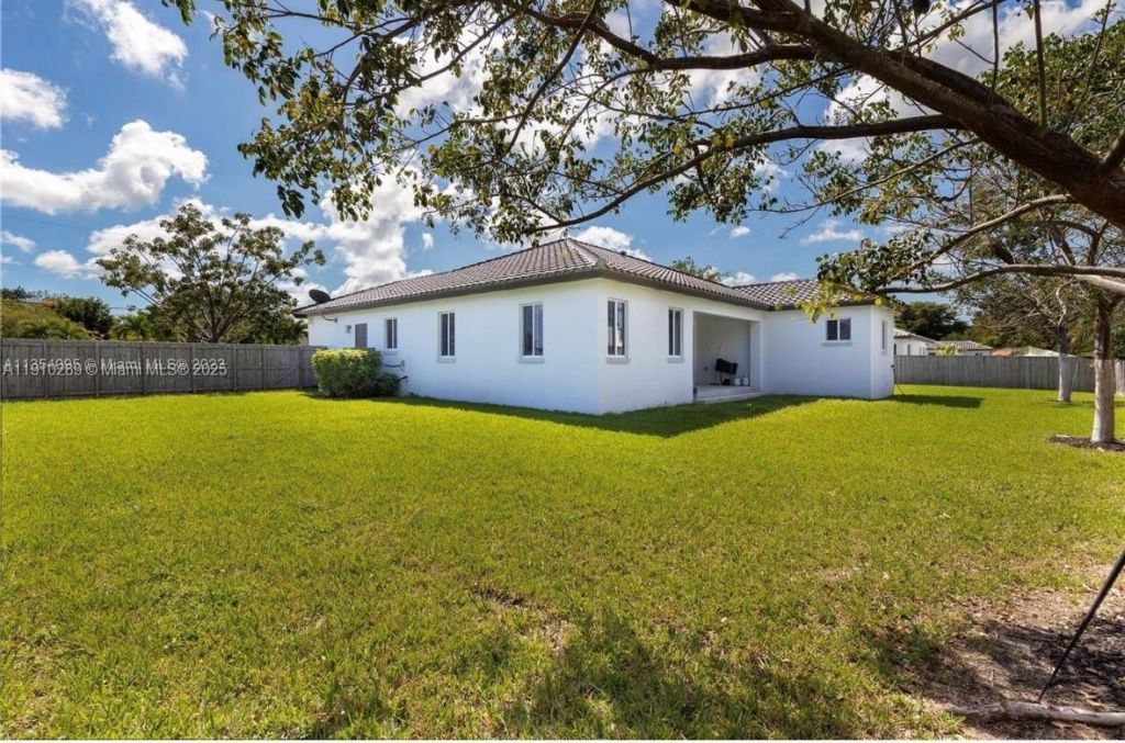 9341 SW 174th St, Palmetto Bay, FL 33157 Photo