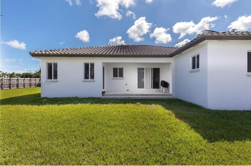 9341 SW 174th St, Palmetto Bay, FL 33157 Photo