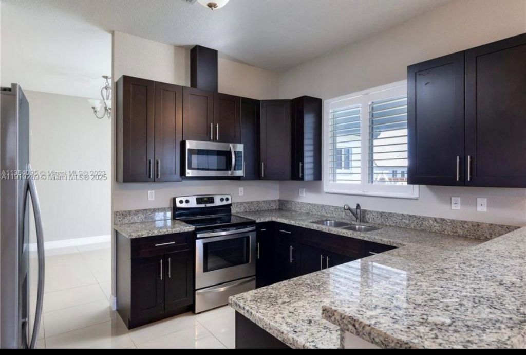 9341 SW 174th St, Palmetto Bay, FL 33157 Photo