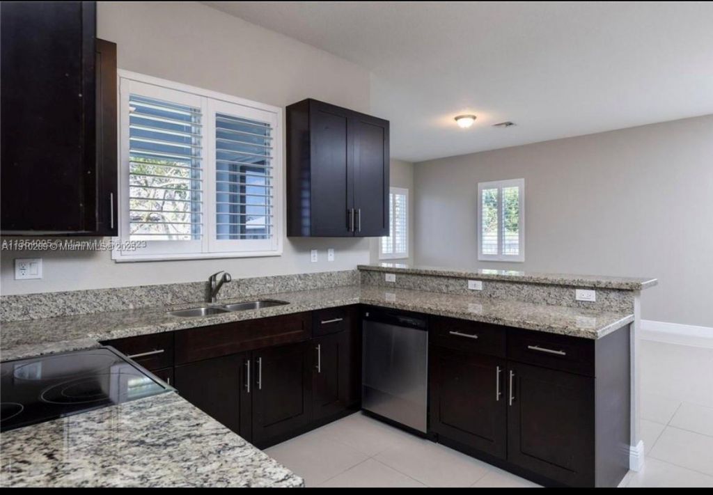 9341 SW 174th St, Palmetto Bay, FL 33157 Photo