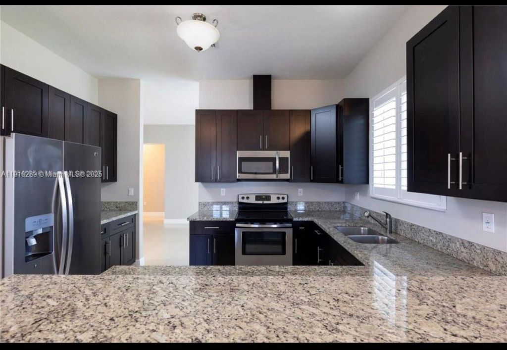 9341 SW 174th St, Palmetto Bay, FL 33157 Photo