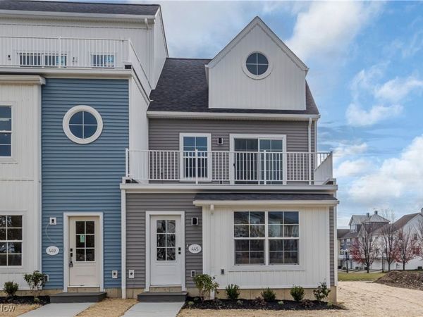 445 Harbor Lane, Lorain, OH 44052