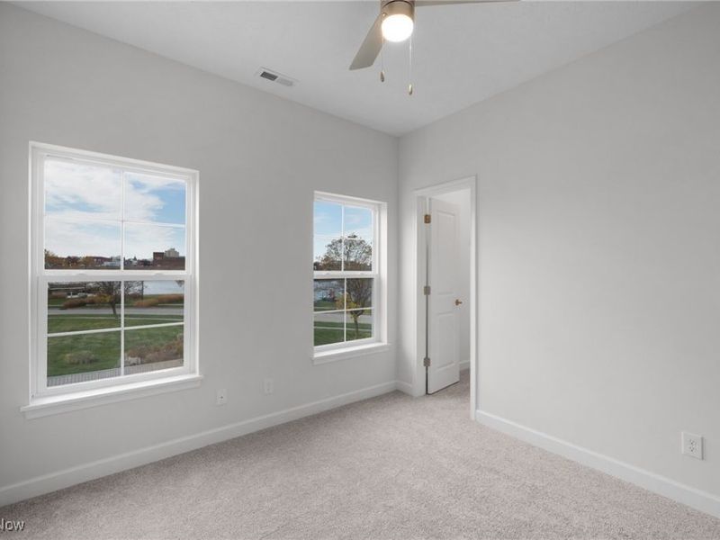 445 Harbor Lane, Lorain, OH 44052 Photo 24