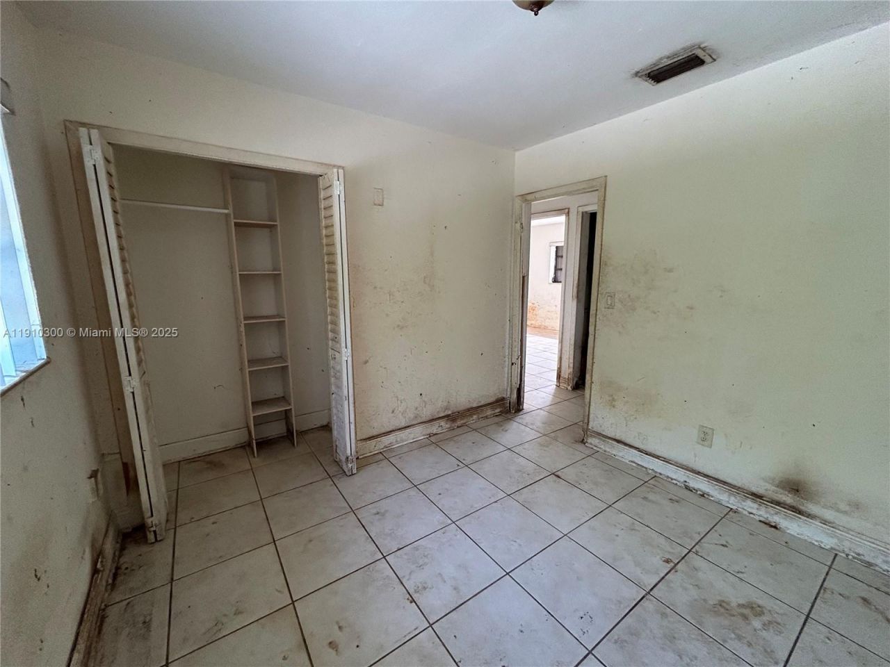 10441 SW 48th St, Miami, FL 33165 Photo