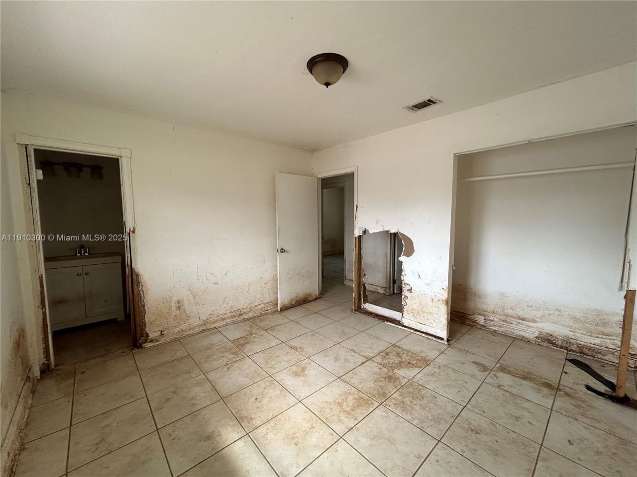 10441 SW 48th St, Miami, FL 33165 Photo