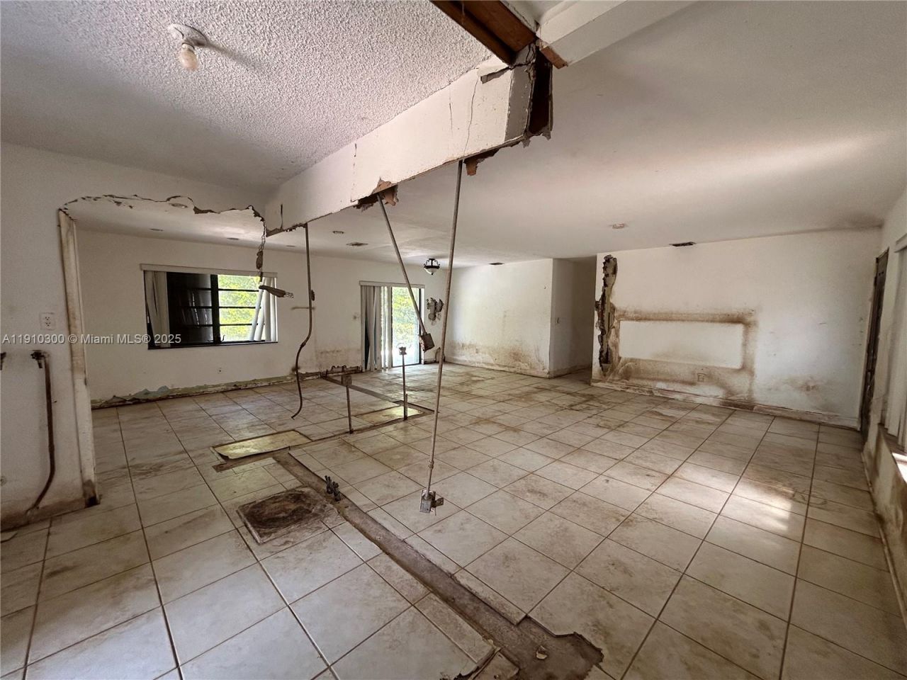 10441 SW 48th St, Miami, FL 33165 Photo