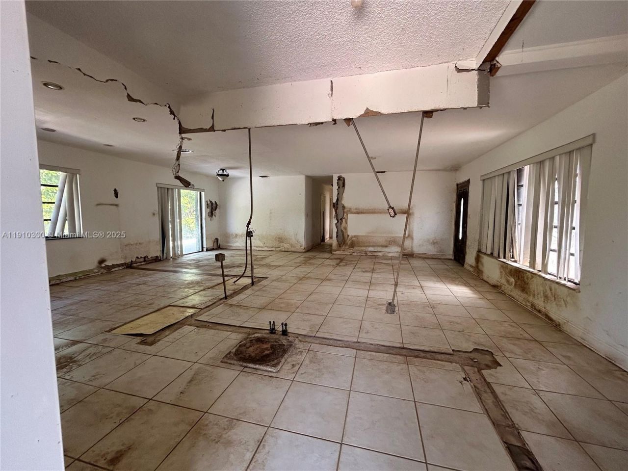 10441 SW 48th St, Miami, FL 33165 Photo