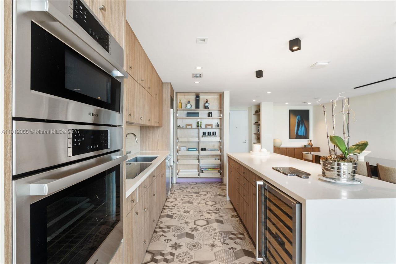 1040 Biscayne Blvd, Unit 1602, Miami, FL 33132 Photo