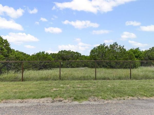 8515 Hilltop Drive, Cleburne, TX 76033