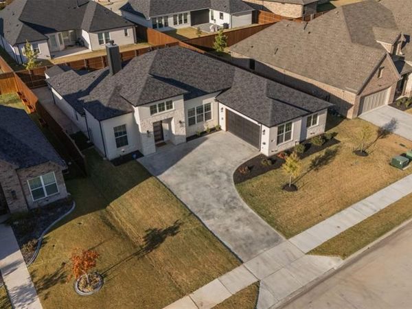 512 Creekside Drive, Haslet, TX 76052