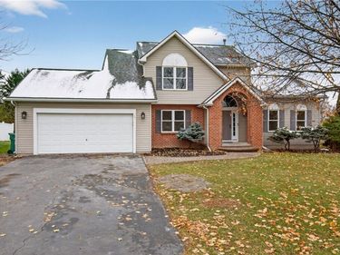 17 Birchmount Circle, Henrietta, NY 14586