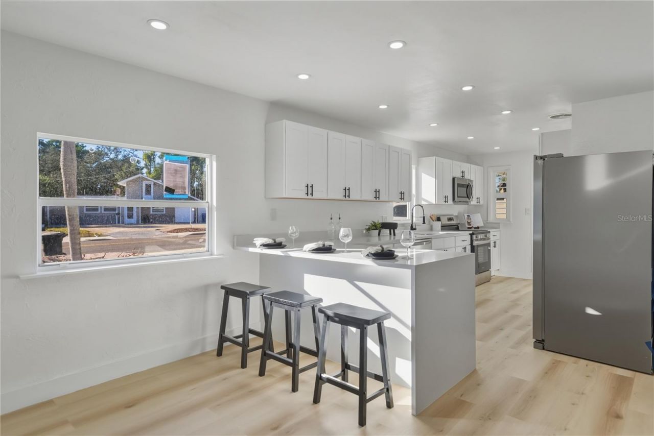 542 64th Street S, Saint Petersburg, FL 33707 Photo