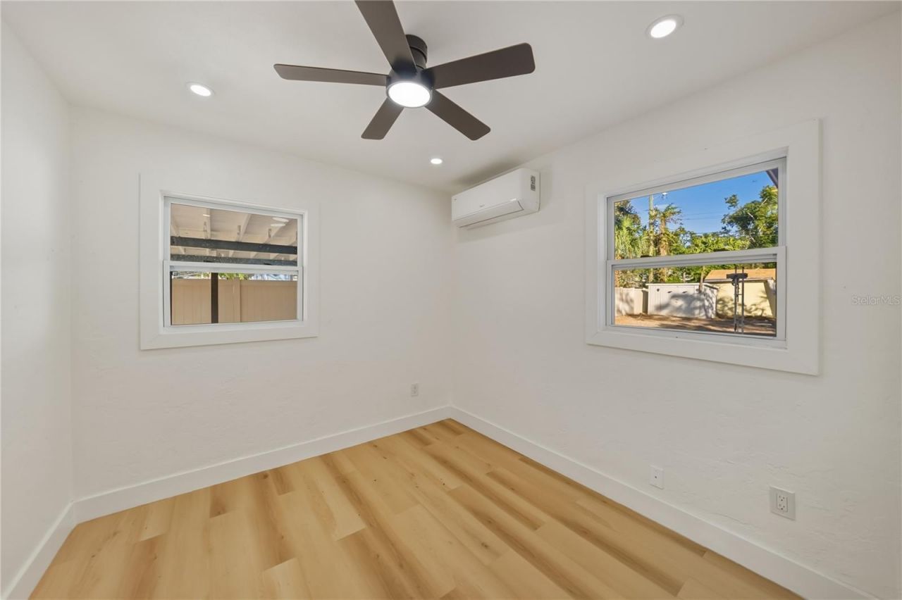 542 64th Street S, Saint Petersburg, FL 33707 Photo