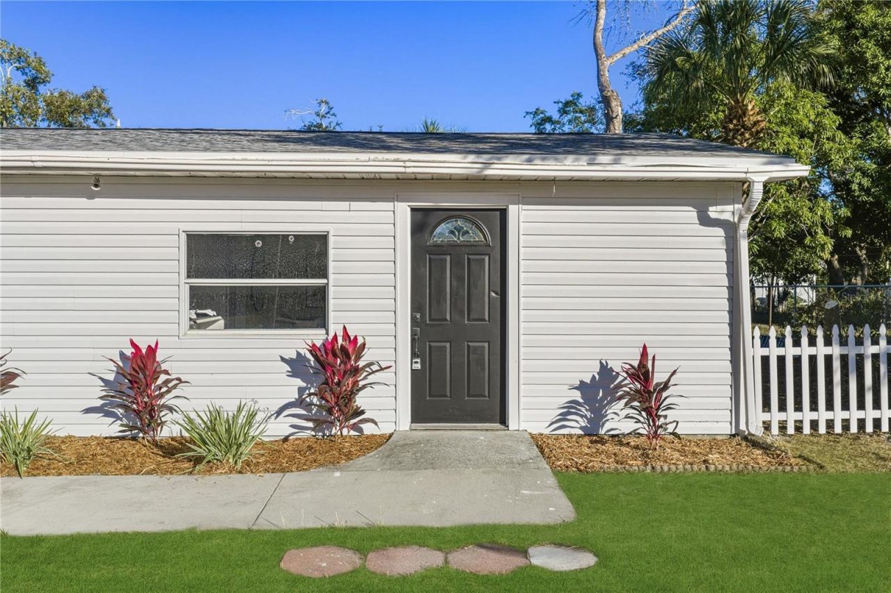 542 64th Street S, Saint Petersburg, FL 33707 Photo