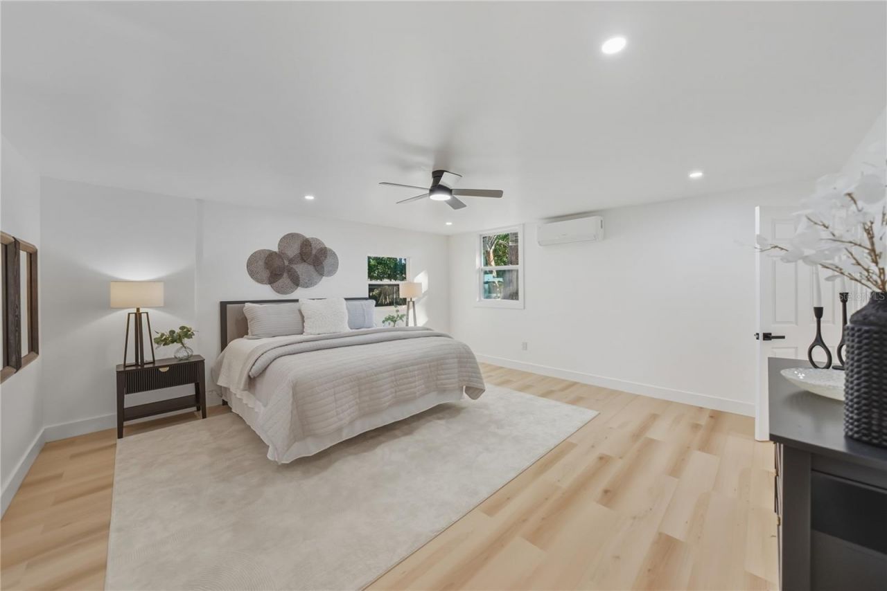 542 64th Street S, Saint Petersburg, FL 33707 Photo