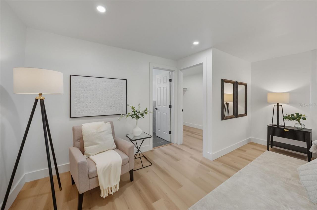 542 64th Street S, Saint Petersburg, FL 33707 Photo