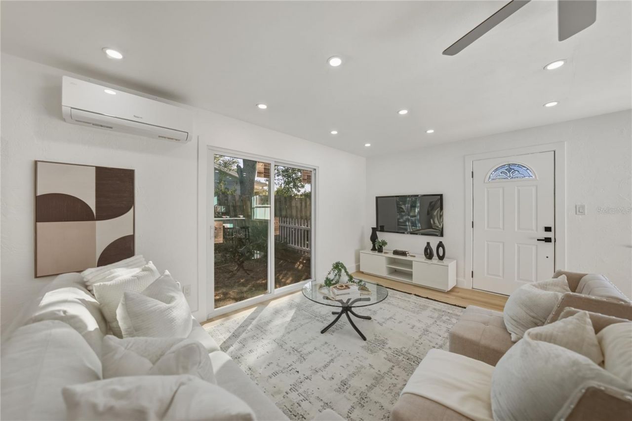 542 64th Street S, Saint Petersburg, FL 33707 Photo