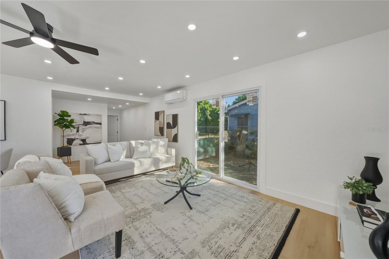 542 64th Street S, Saint Petersburg, FL 33707 Photo