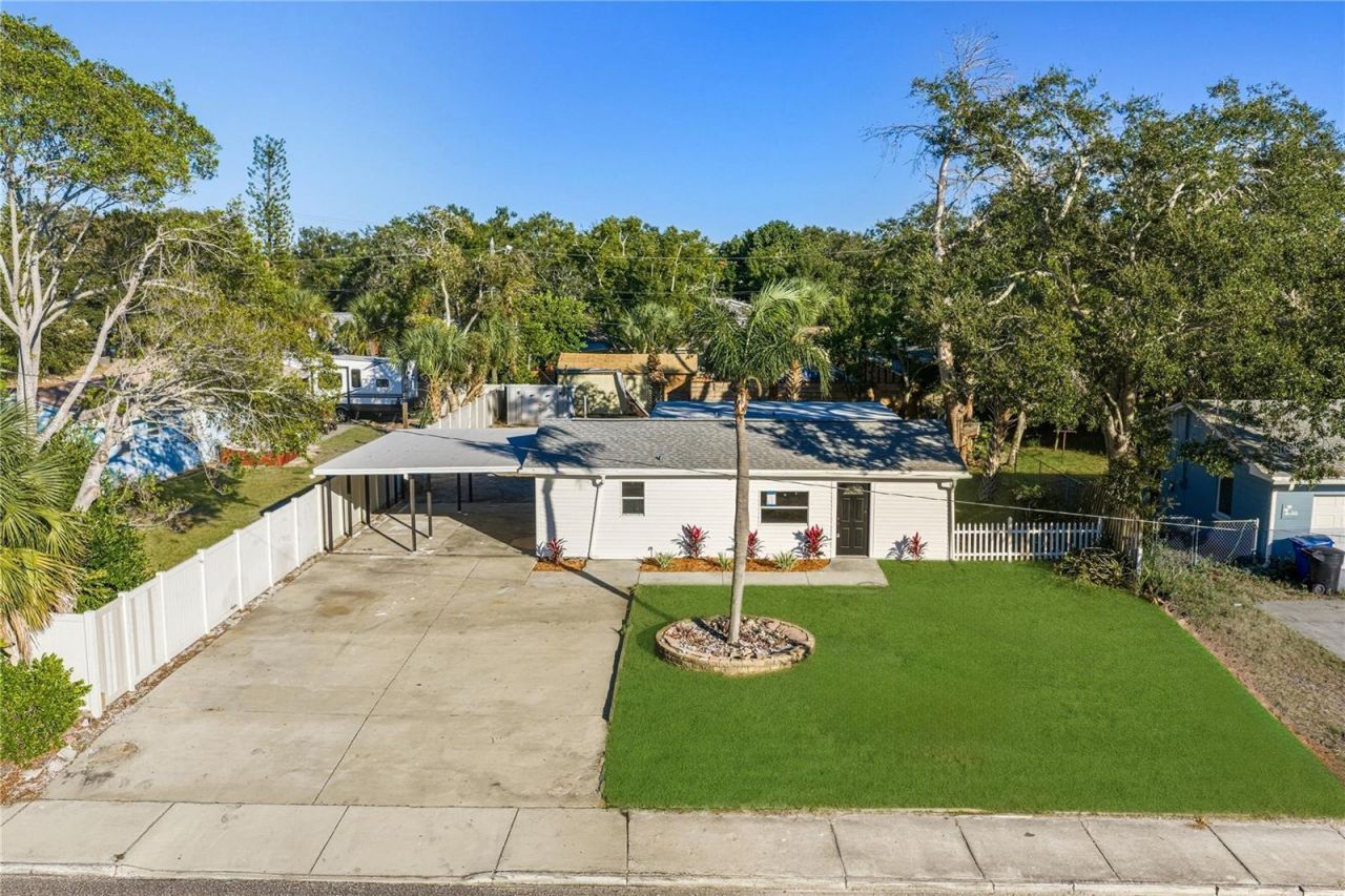 542 64th Street S, Saint Petersburg, FL 33707 Photo