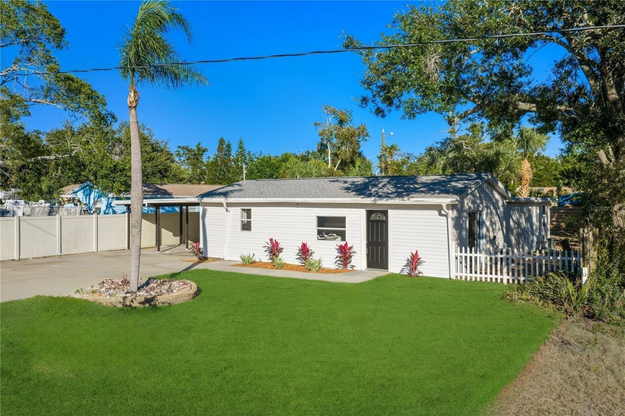 542 64th Street S, Saint Petersburg, FL 33707 Photo