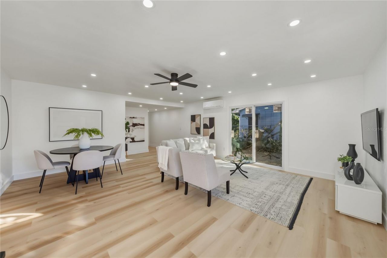 542 64th Street S, Saint Petersburg, FL 33707 Photo