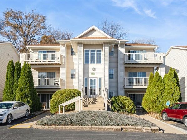 3509 E Avenue NW, Unit D, Cedar Rapids, IA 52405