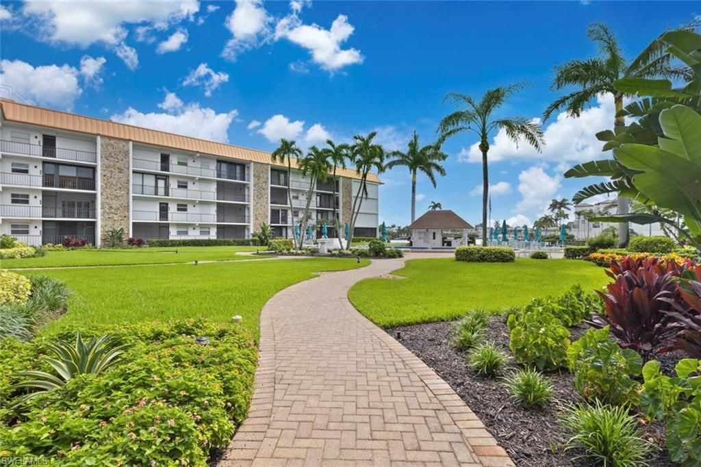 2900 Gulf Shore Blvd N, Unit 111, Naples, FL 34103 Photo