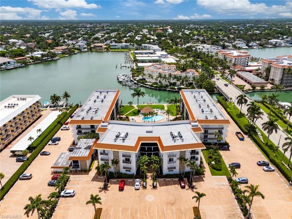 2900 Gulf Shore Blvd N, Unit 111, Naples, FL 34103 Photo