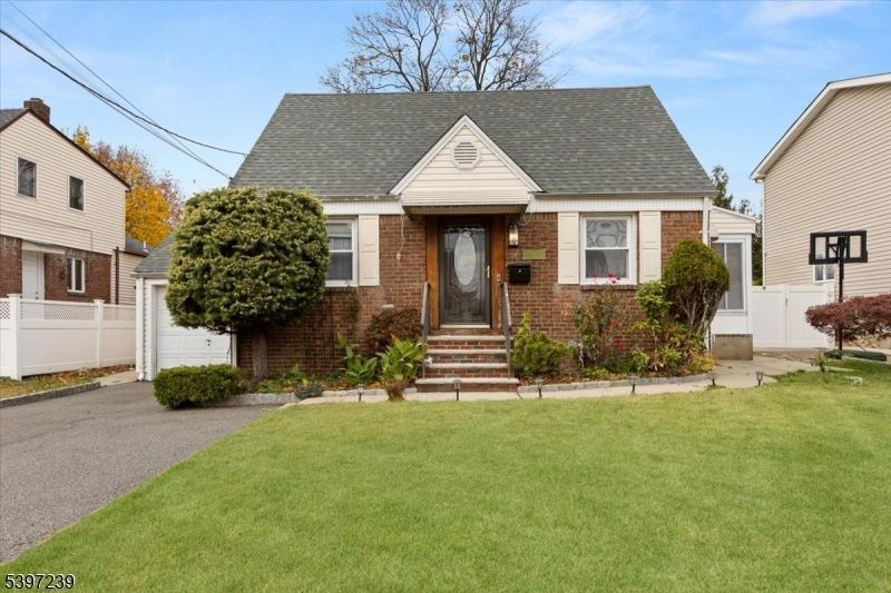 43 Birchwood Dr, Elmwood Park, NJ 07407 Main Photo