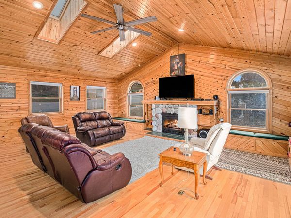 199 High Street, St. Ignace, MI 49781