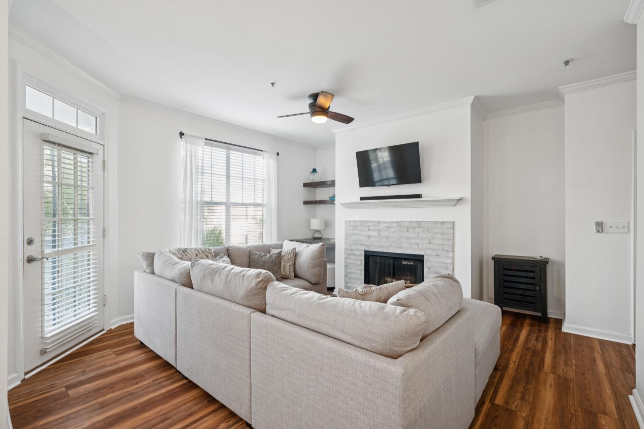 45 Sycamore Avenue Photo 4