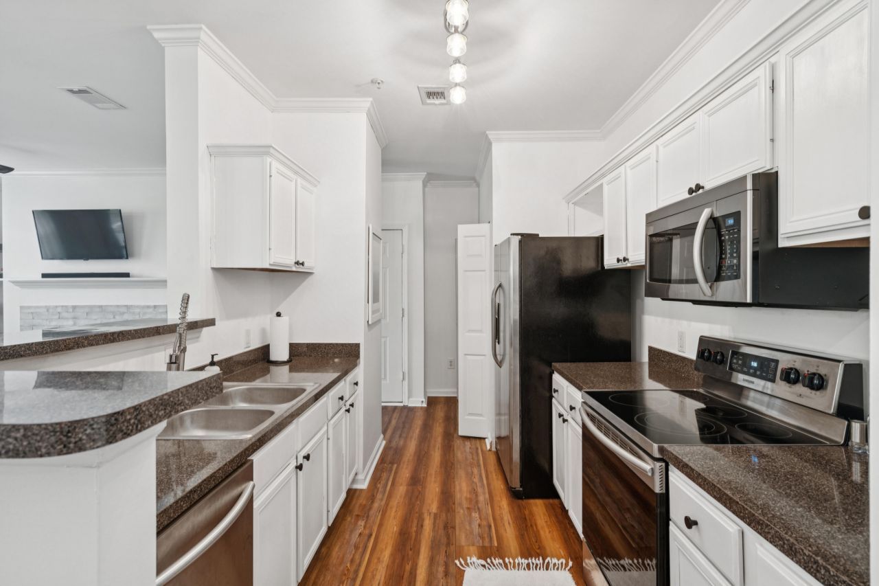 45 Sycamore Avenue Photo 8